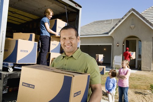 Moving day preparation for student removals in Richmond